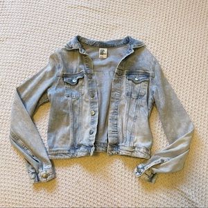 H&M jean jacket in acid washed light blue (size 12-13Y but fits like US 0)